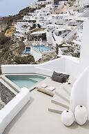 GeorgOIA House Volcano View