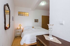 Apartment Goran