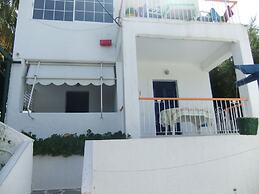 Tatsis Apartments