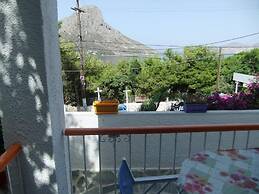 Tatsis Apartments