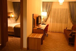 Ak Life Hotel