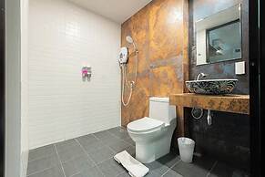 Yamin Seaview Hotel