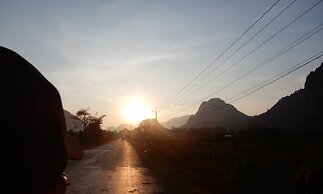 Vang Vieng Camellia Hotel