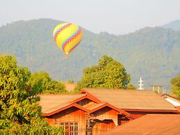 Vang Vieng Camellia Hotel