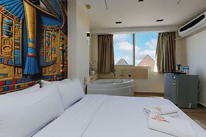 Sun Pyramids View Inn
