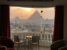 Sun Pyramids View Inn