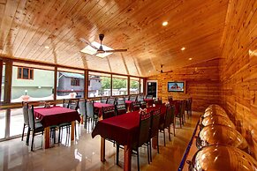 Hotel Monarch Residency Manali