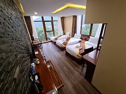 Lisha Grand Hotel