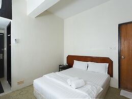 OYO 89619 De Choice Hotel