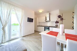 Apartments Mali Nono