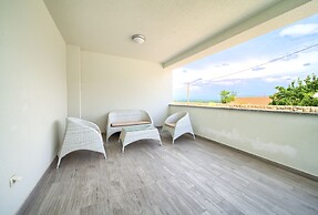 Apartments Mali Nono