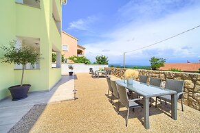 Apartments Mali Nono
