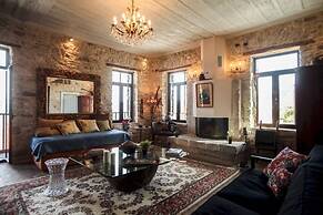 Antique Luxury Suite 75sq.m.