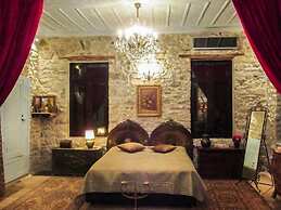 Antique Luxury Suite 75sq.m.