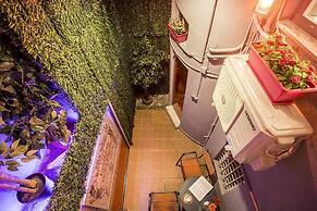 Boutique maisonette in Athens