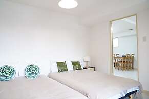 Metro Daikoku Apartment