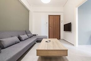 Vibrant Cozy Flat Near the Metro