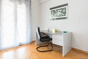 Central Flat with Cosy Sunny Terrace