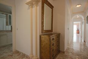 Exclusive Luxury Frontline Apt. Amazing Views