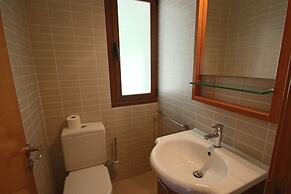 2 Twin Luxurious & Secluded Villa - Private Pools, Walk to the Beach &