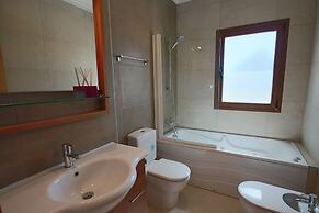 2 Twin Luxurious & Secluded Villa - Private Pools, Walk to the Beach &