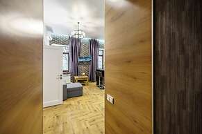 KievApts Pushkinskaya 10