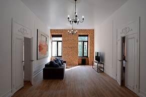KievApts Pushkinskaya 10