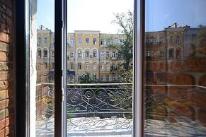 KievApts Pushkinskaya 10