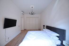 KievApts Pushkinskaya 10