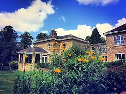 Walltree House