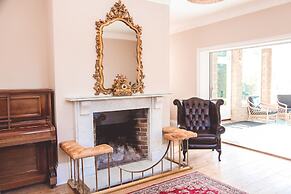 Walltree House