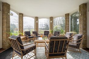 Walltree House