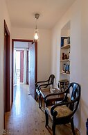 Waveside Sanctuary - Luxurious Seastone Villa