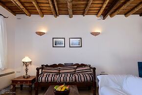 Waveside Sanctuary - Luxurious Seastone Villa