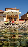 Waveside Sanctuary - Luxurious Seastone Villa