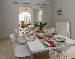 Thano's Stylish Flat, Just 150m To The Beach