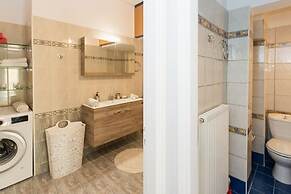 Thano's Stylish Flat, Just 150m To The Beach