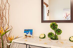 Seaside Family Haven - Avia's Spacious Getaway