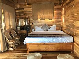 Naomi Resort
