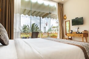 Naomi Resort