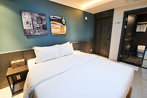 West In Hotel