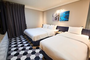 West In Hotel