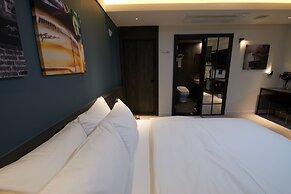 West In Hotel