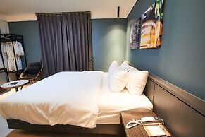 West In Hotel