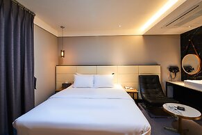 West In Hotel