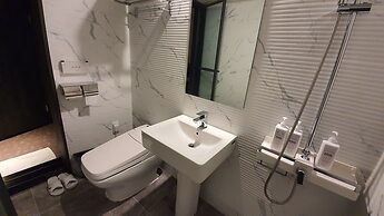 West In Hotel