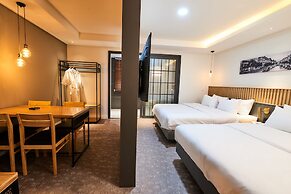West In Hotel