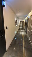 West In Hotel