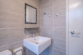 OYO Home89606Exquisite Studio Midhill