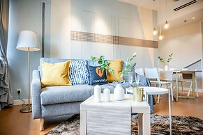 The Hub SS2 by manatidur